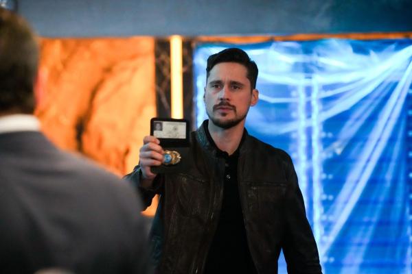 Bild 1 von 7: Tom Westfall (Peter Gadiot)