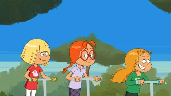 Bild 1 von 1: Die Roller-Gang mit Marine, Nat und Lulu ist wieder im Park unterwegs.