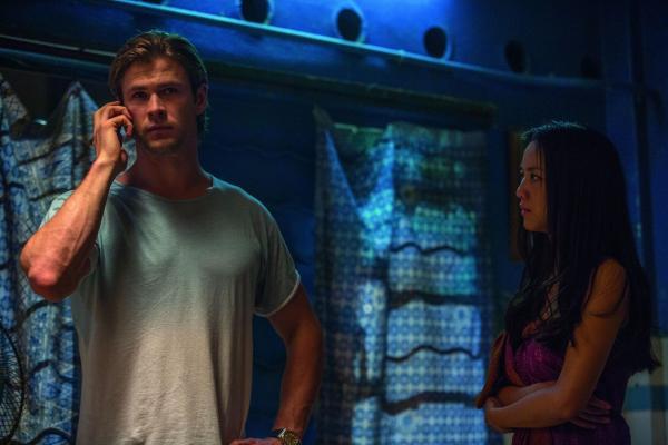 Bild 1 von 4: Nick Hathaway (Chris Hemsworth, l.); Chen Lien (Tang Wei, r.)