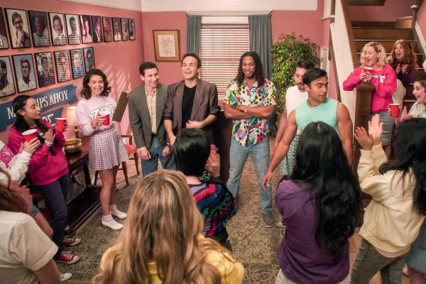 Bild 1 von 14: Im Bild: Sam Lerner (Geoff Schwartz), Troy Gentile (Barry Goldberg).