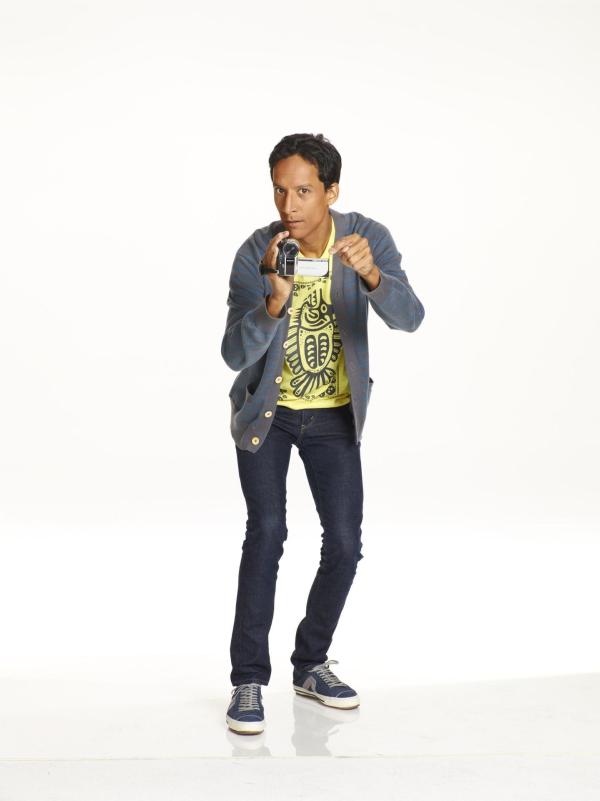 Bild 1 von 24: (2. Staffel) - Mit in der Lerngruppe: der etwas schräge Abed Nadir (Danny Pudi) ...