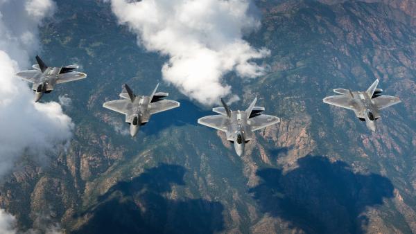 Bild 1 von 3: Die F-22 Raptor wird ausschließlich von der United States Air Force eingesetzt.