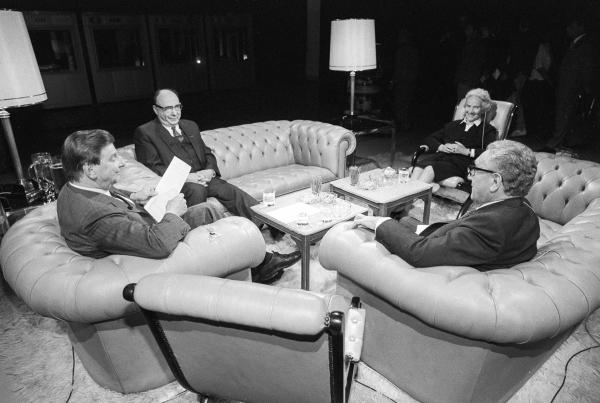 Bild 1 von 2: Im Bild: Dr. Hugo Portisch, Alexander Jakowlew, Dr. Marion Gräfin Dönhoff, Henry Kissinger.