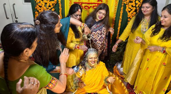 Bild 1 von 4: Zeremonie auf einer indischen Hochzeit.