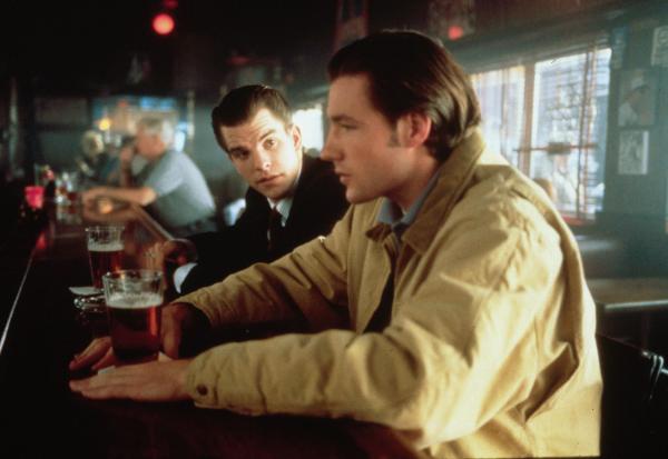 Bild 1 von 8: Francis Fitzpatrick (Mike McGlone, l.); Mickey Fitzpatrick (Edward Burns, r.)