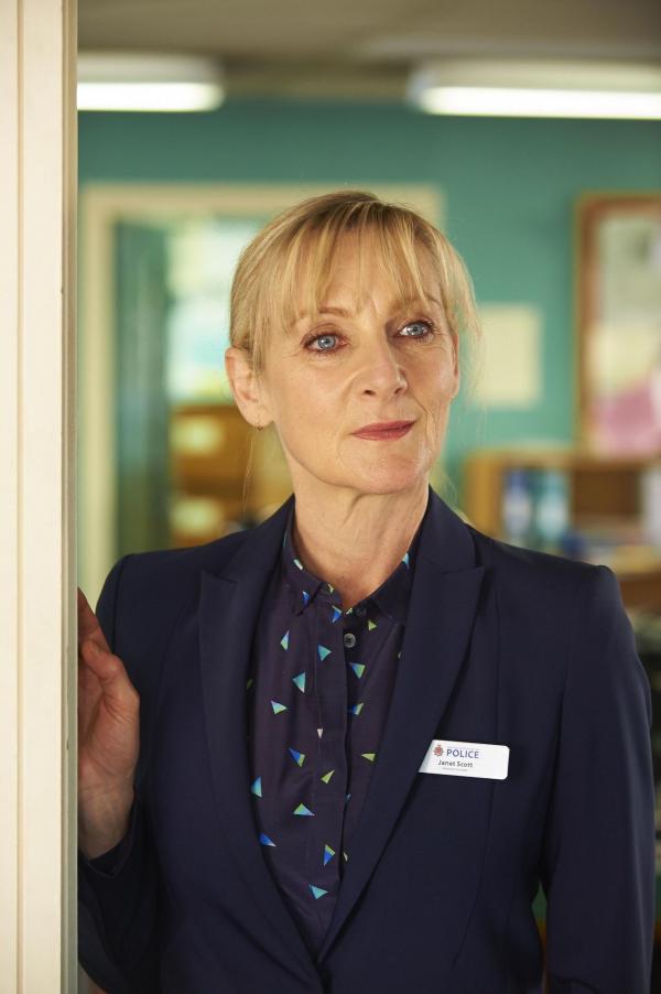 Bild 1 von 8: DC Janet Scott (Lesley Sharp)