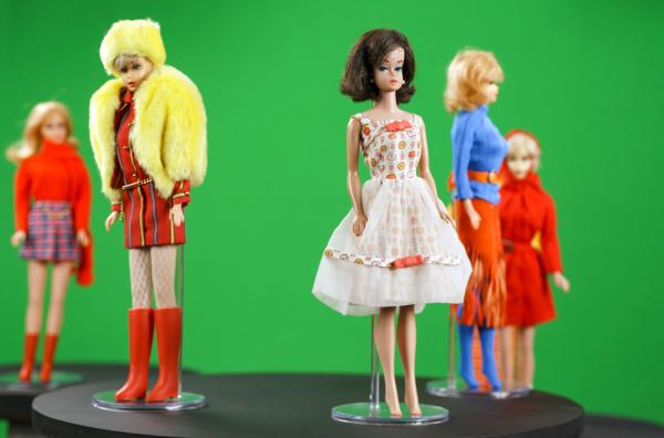Bild 1 von 8: Barbie kam als Ankleidepuppe auf den Markt und ist seitdem über alle Jahrzehnte hinweg immer up to date geblieben.