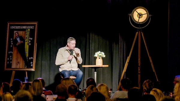 Bild 1 von 8: Im Bild. Viktor Gernot.