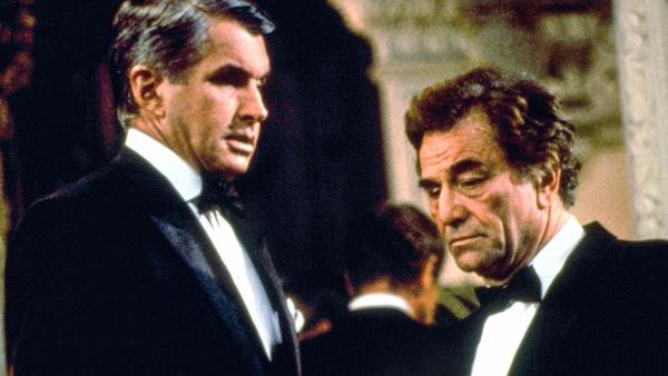 Bild 1 von 3: Im Bild (v.li.): George Hamilton (Wade Anders), Peter Falk (Insp. Columbo).