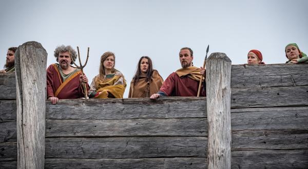 Bild 1 von 4: Römer und germanische Stämme zwingen die Kelten, Festungsanlagen und ummauerte Siedlungen zu bauen.