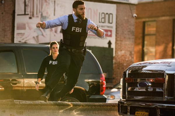 Bild 1 von 12: Special Agent Maggie Bell (Missy Peregrym, l.); Special Agent Omar Adom 'OA' Zidan (Zeeko Zaki, r.)