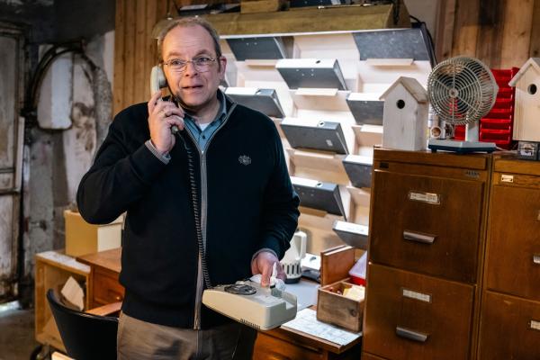 Bild 1 von 5: Bernhard Unkelbach (Andreas Schröders) wird mit starkem Mordverdacht von den Ermittlern kontaktiert. Er hat die Tote am Abend zuvor sexuell belästigt. Wollte er sich an ihr für die Anschuldigung rächen?