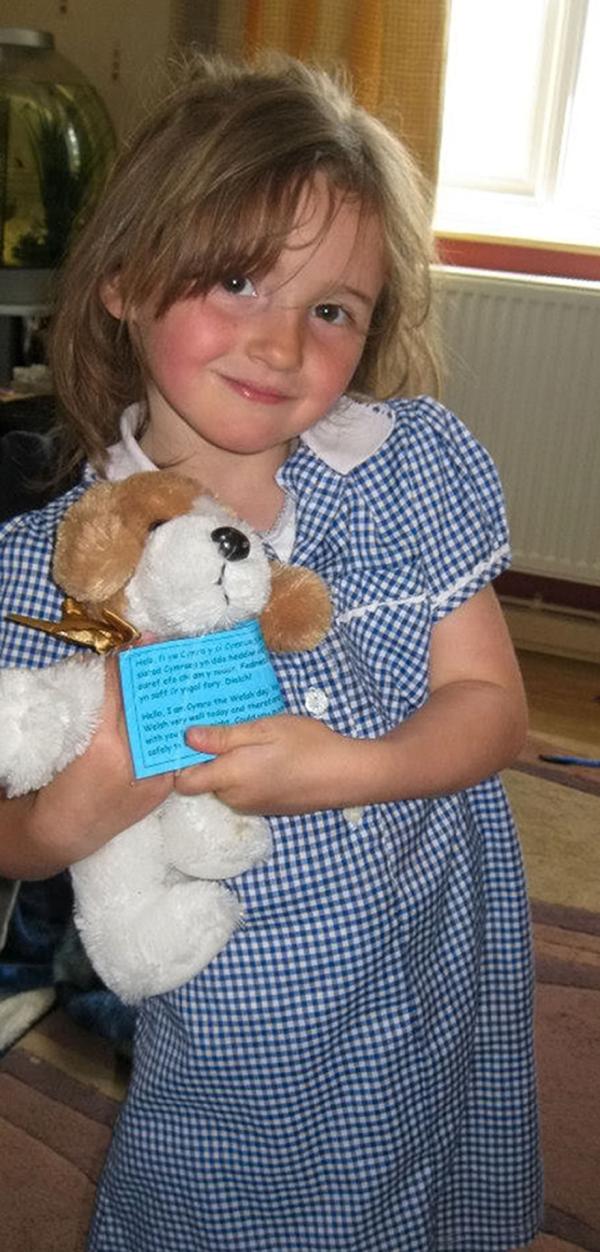 Bild 1 von 3: Die fünfjährige April Jones kommt am 1. Oktober 2012 nicht vom Spielen nach Hause. Schon bald wird klar, dass sie vermutlich nicht mehr am Leben ist.