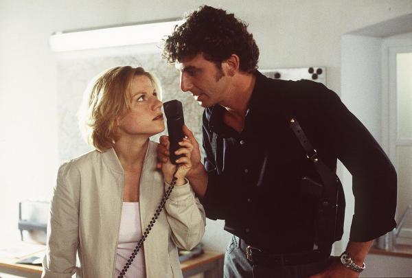 Bild 1 von 18: Im Bild: Kristina Sprenger (Karin Kofler), Hans Sigl (Andreas Blitz).