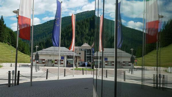 Bild 1 von 15: 