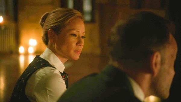 Bild 1 von 9: Dr. Joan Watson (Lucy Liu, l.); Sherlock Holmes (Jonny Lee Miller, r.)