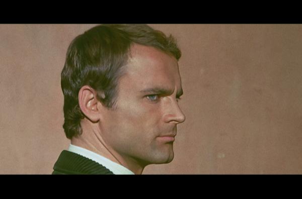 Bild 1 von 2: Privat ist Terence Hill das Gegenteil von dem, was er in seinen Rollen verkörpert: bescheiden, öffentlichkeitsscheu und geprägt von christlichen Werten.