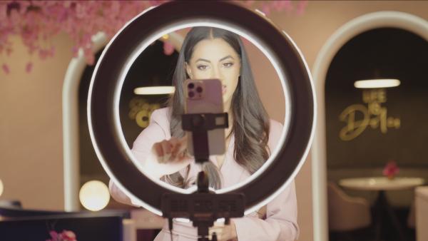 Bild 1 von 4: Social-Media-Influencerin Tanvi Shah berichtet über ihre traumatischen Erfahrungen.