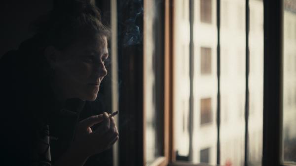 Bild 1 von 9: Nahezu alle erwachsenen Straftäterinnen in der JVA Berlin Lichtenberg sind süchtig. Etwa 35 Prozent von ihnen sind von Betäubungsmitteln abhängig. Jennifer B. ist eine von ihnen - sie ist Wiederholungstäterin.