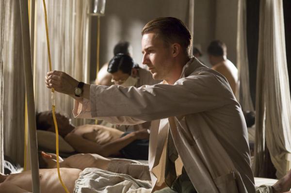 Bild 1 von 22: London 1923: Kitty heiratet auf Drängen ihrer Mutter den nüchternen Bakteriologen Walter Fane (Edward Norton). Zwei Jahre später begleitet sie ihn nach Shanghai, wo er bei der Bekämpfung einer Epidemie helfen soll. Doch Kitty verliebt sich dort in einen britischen Vizekonsul und beginnt eine Affäre mit ihm ...