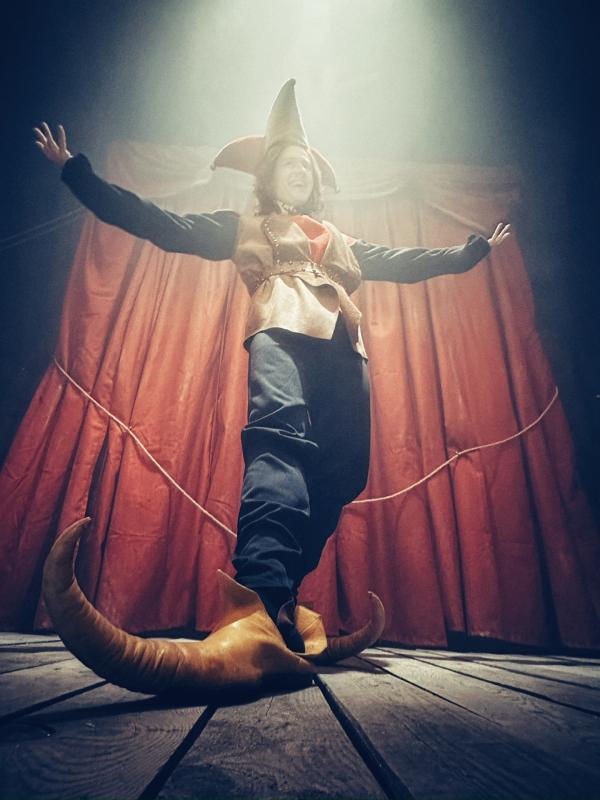 Bild 1 von 4: Da gibt es bald nichts mehr zu lachen. Till Eulenspiegels (Tom Böttcher) Auftritt wird zu einem Slalomlauf rund um das, was man denn noch sagen darf. Das Mittelalter hat wirklich so seine Tücken!