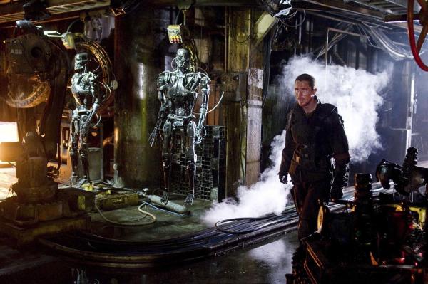 Bild 1 von 19: Auf der gefahrvollen Suche nach seinem Vater in spe wagt sich John Connor (Christian Bale) direkt hinein ins Herz der feindlichen Organisation ...