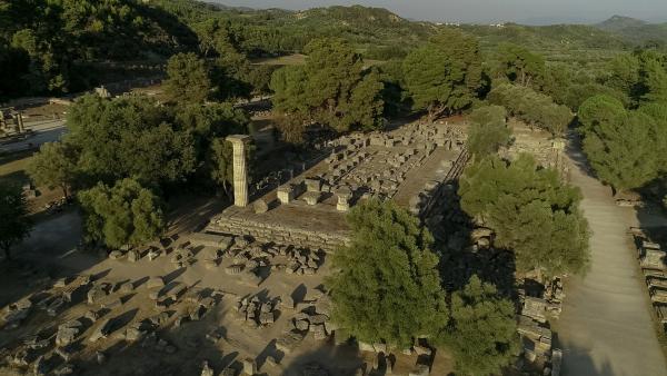 Bild 1 von 5: Von dem Tempel des Zeus von Olympia sind heute nur noch Ruinen übrig.