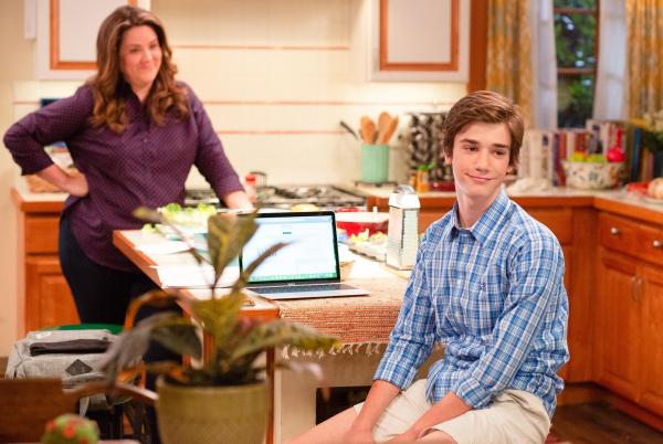 Bild 1 von 10: Im Bild: Katy Mixon (Katie Otto), Daniel DiMaggio (Oliver Otto).
