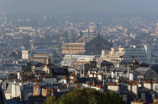 Bild 1 von 3: Paris: Kateb Yacine war gerade einmal 18 Jahre jung, als er 1947 in die französische Hauptstadt kam. Als Algerier im Frankreich der 1950er Jahre, mitten im Algerienkrieg, schrieb er auf Französisch, in der Sprache des Feindes.