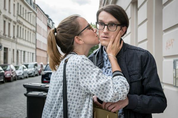 Bild 1 von 5: Anne Fiori (Lena Dörrie, l.); Lorenz Rettig (Daniel Steiner, r.)