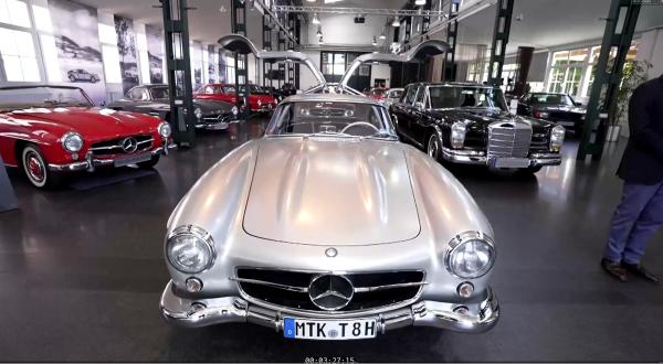 Bild 1 von 3: Ein Mercedes-Benz 300 SL \
