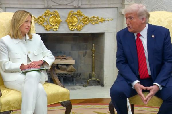 Bild 1 von 2: Giorgia Meloni und Donald Trump verbindet eine langjährige Freundschaft ? als einzige europäische Regierungschefin wurde sie nach Trumps Wiederwahl zu seiner Amtseinführung eingeladen.