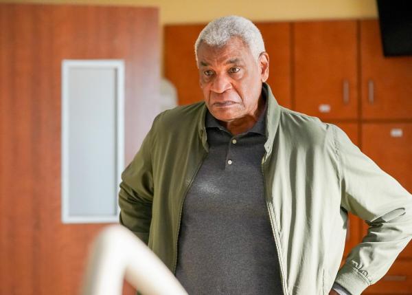 Bild 1 von 13: Im Bild: Richard Gant (Raymond Hanna).