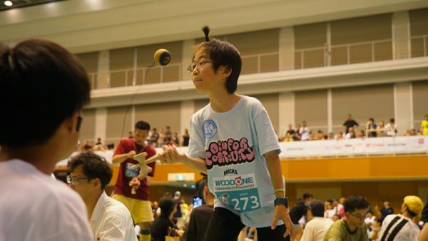 Bild 1 von 3: Soen beim Wettkampf der Kendama-Weltmeisterschaft.