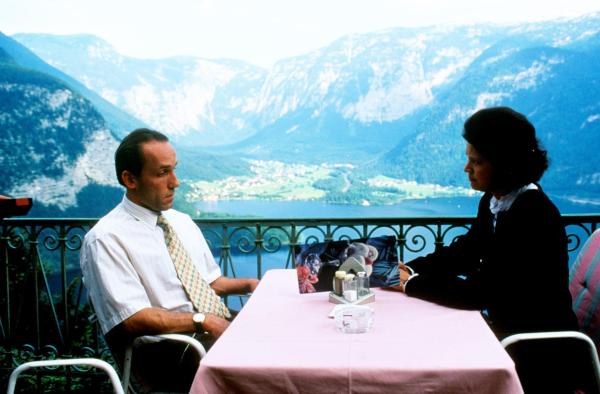 Bild 1 von 6: Im Bild: Karl Markovics (Stockinger Ernst), Sybille Kos (Frau Kienast).