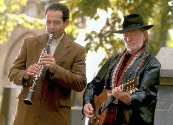 Bild 1 von 12: Im Bild (v.li.): Tony Shalhoub, Willie Nelson.