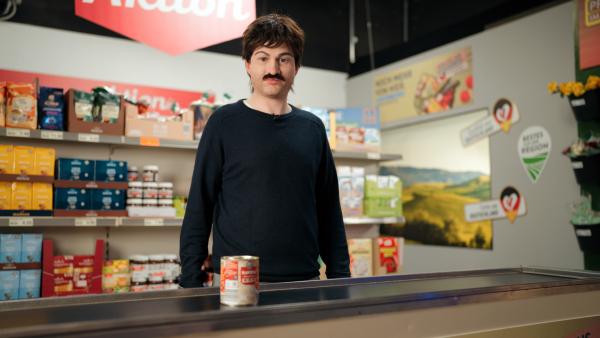 Bild 1 von 7: Die Insider verraten die Tricks, mit denen der Discounter arbeitet, und welche Geheimnisse hinter dem Erfolg stecken.