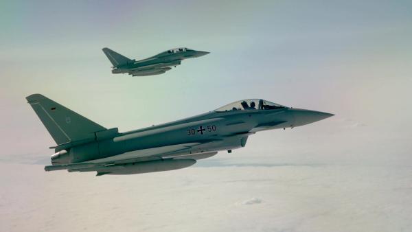 Bild 1 von 2: Eurofighter am europäischen Himmel.