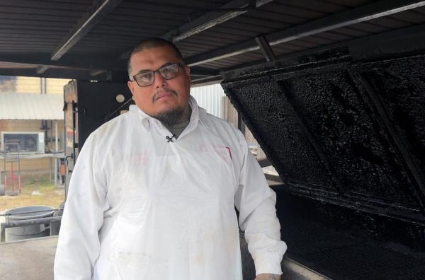 Bild 1 von 2: Grillmeister Jerry Mendoza verrät seine Tricks für ein perfektes Barbecue.