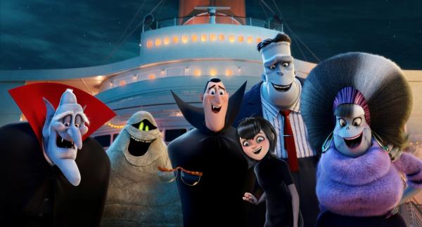 Bild 1 von 5: Vlad (Mel Brooks), Murray the Mummy (Keegan-Michael Key), Invisible Man (David Spade), Dracula (Adam Sandler), Mavis (Selena Gomez), Frank (Kevin James) and Eunice (Fran Drescher) in Columbia Pictures and Sony Pictures Animation's HOTEL TRANSYLVANIA 3: SUMMER VACATION.