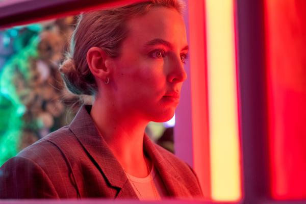 Bild 1 von 3: Villanelles (Jodie Comer) neuer Auftrag fordert ihr viel ab. Doch mit einem neuen Ziel vor Augen ist die Killerin nun gefährlicher, als je zuvor.