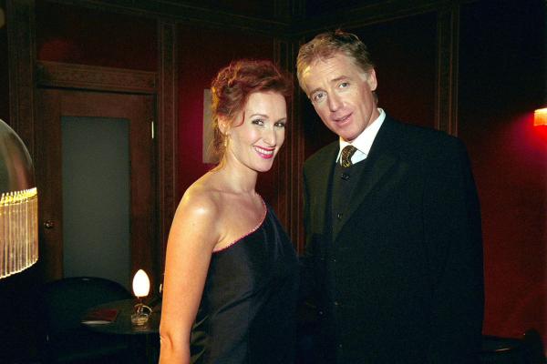Bild 1 von 12: Im Bild: Nicole R. Beutler (Fanny), Albert Fortell (Felix Hofstätter).