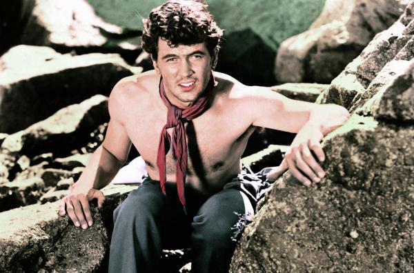Bild 1 von 5: Im Jahr 1800 wird der Fischer Gilliatt (Rock Hudson) auf der Kanalinsel Guernsey zum Schmuggler.