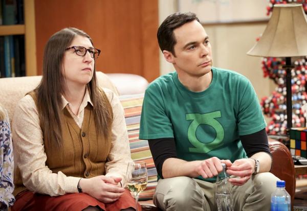 Bild 1 von 10: Amy Farrah Fowler (Mayim Bialik, l.); Sheldon Cooper (Jim Parsons, r.)