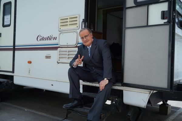 Bild 1 von 5: Schauspieler Jan van Weyde als Helmut Kohl