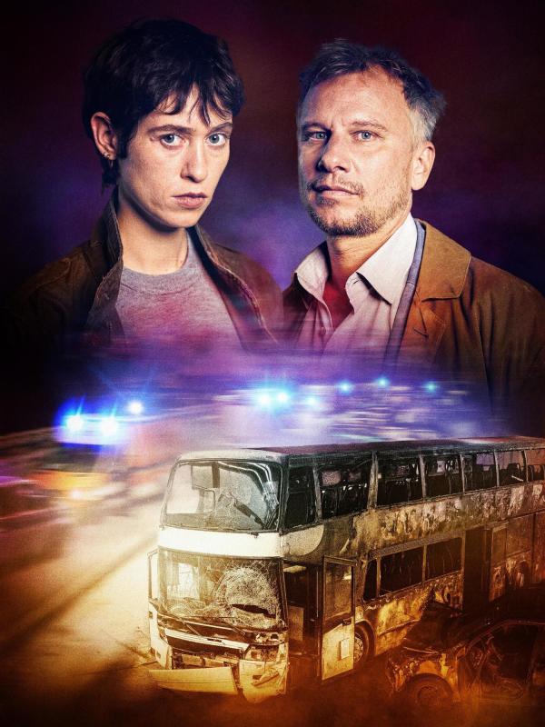 Bild 1 von 12: Im Bild: Lia von Blarer (Anne Goldmundt), Robert Stadlober (Jan Auschra).