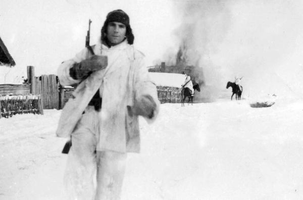 Bild 1 von 4: Französischer Legionär im Einsatz (Winter 1942-1943)