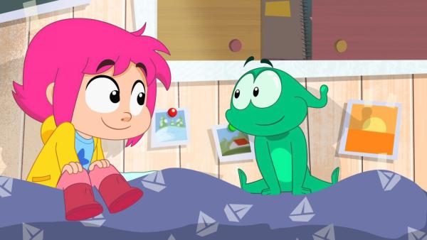 Bild 1 von 3: Die temperamentvolle Rebecca (l.) und ihr allerbester Freund Ernest (r.), eine Super-Mikrobe. Seit einer Erkältung ist Ernest ihr treuester Gefährte. Er kann jede beliebige Gestalt annehmen und begleitet Rebecca, meist als Schulrucksack getarnt, durch ihr Leben.