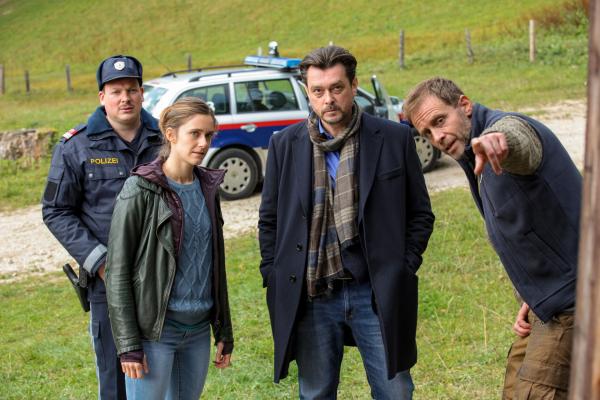Bild 1 von 12: (v.li.): Holger Schober (Ferdinand Franz), Miriam Stein (Sandra Mohr), Hary Prinz (Sascha Bergmann), Julian Weigend (Veit Schindler).