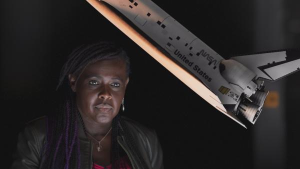 Bild 1 von 3: Das Space Shuttle Columbia zerbarst 2003 beim Wiedereintritt in die Erdatmosphäre. Dr. Maggie Aderin-Pocock und weitere Experten rekonstruieren die NASA-Katastrophe.
